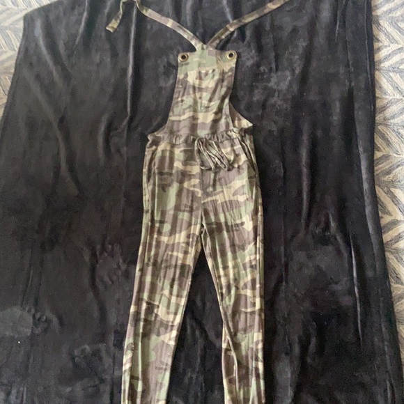 Overalls - Picture 3 of 8